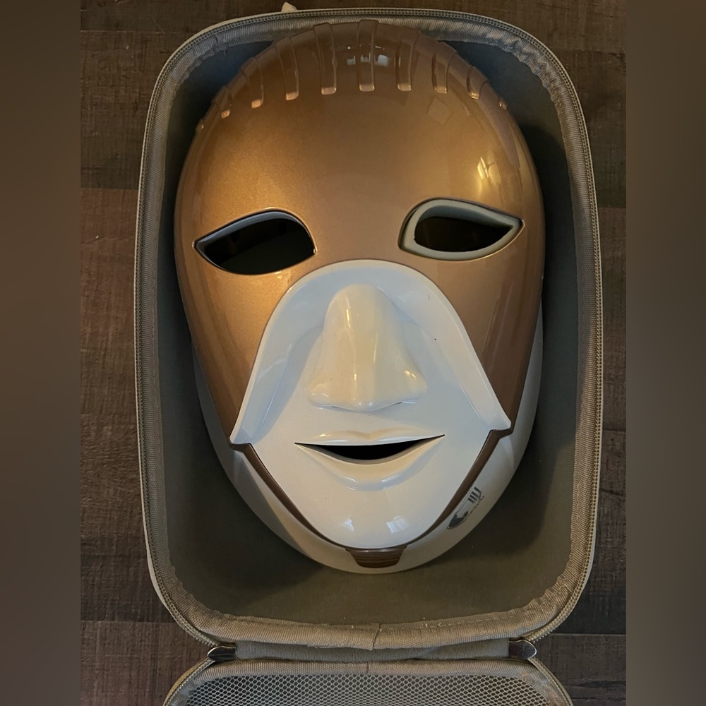 Cleopatra red light Face mask